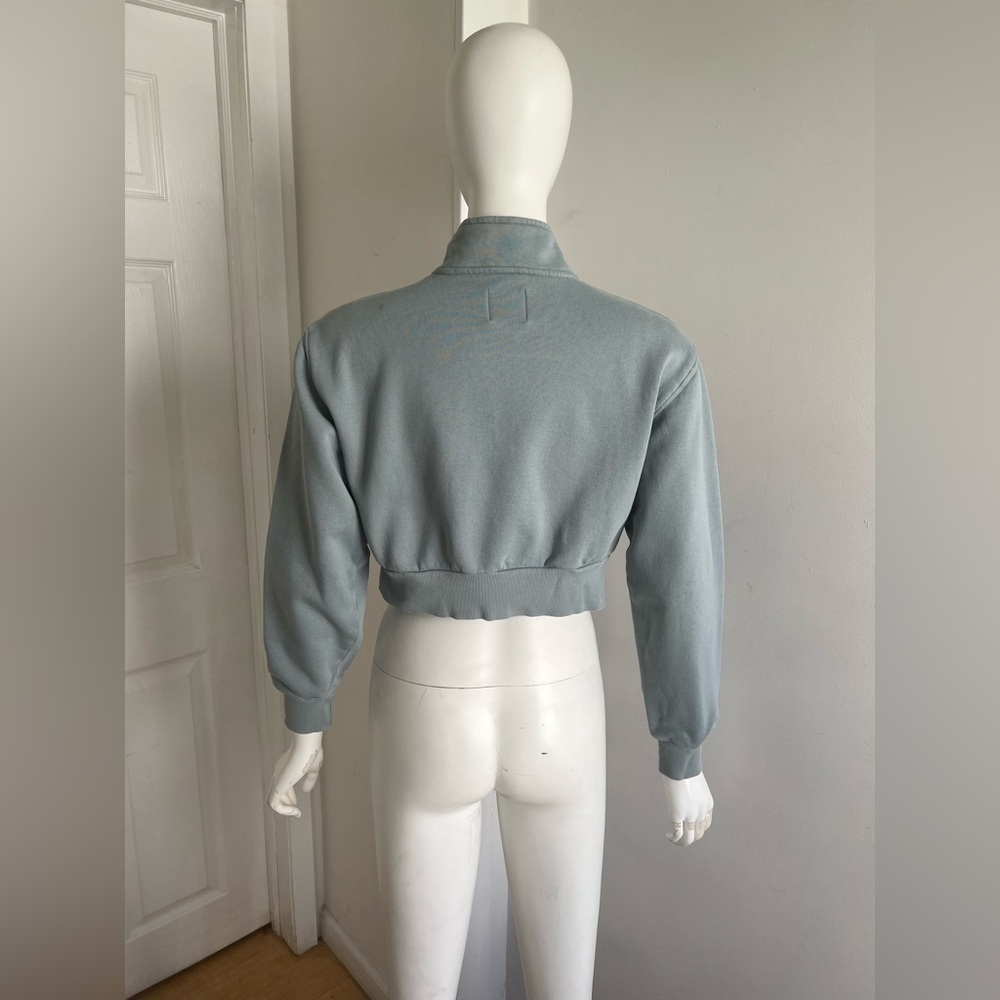 Aritzia TNA Cozy Cropped Fleece Perfect 1/4 Zip Sweatshirt Size XS Light Blue - Picture 3 of 8